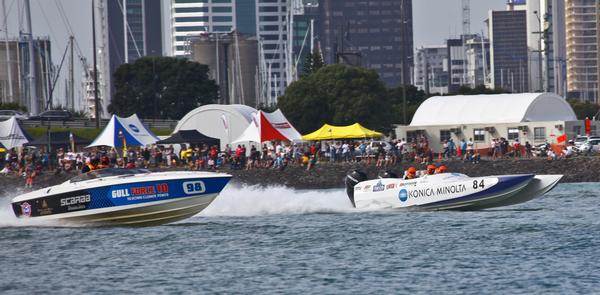 'Gull Force 10' and 'Konica Minolta' race in Auckland